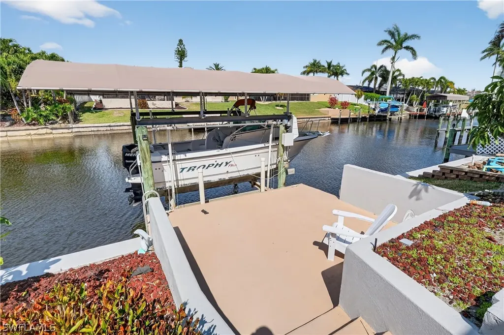 1305 SE 29th Terrace Cape Coral FL 33904