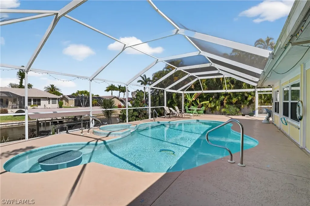 1305 SE 29th Terrace Cape Coral FL 33904