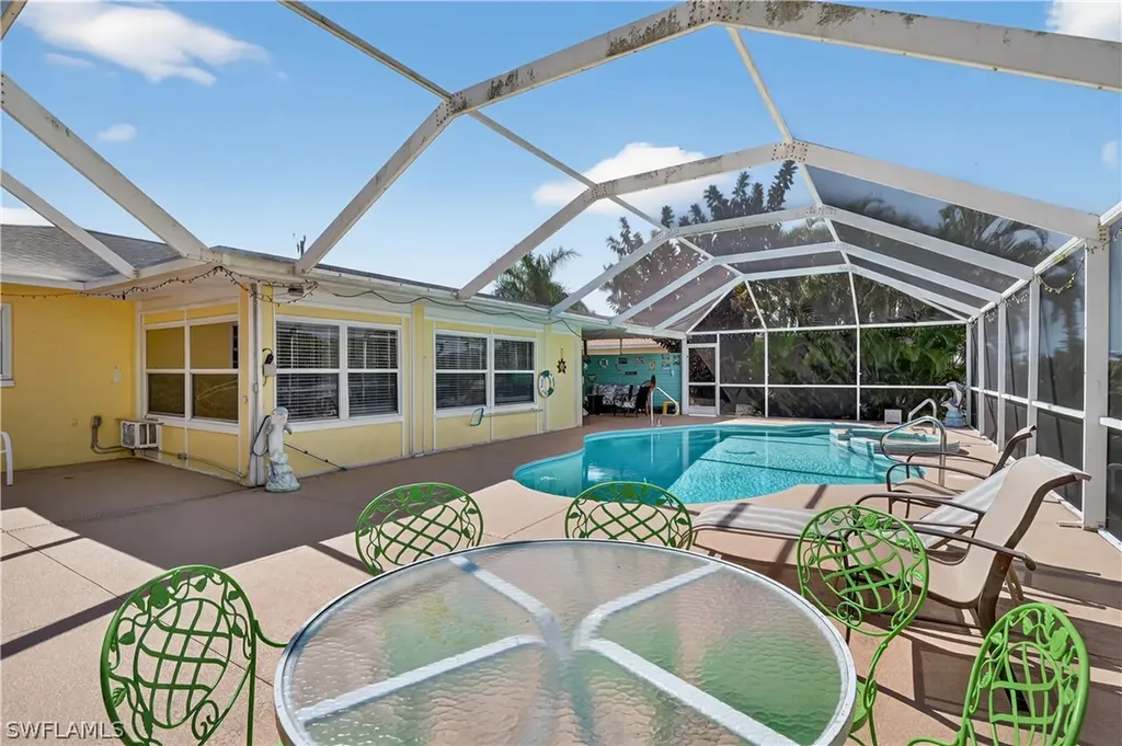 1305 SE 29th Terrace Cape Coral FL 33904