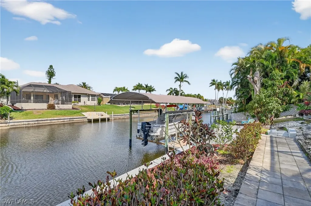 1305 SE 29th Terrace Cape Coral FL 33904