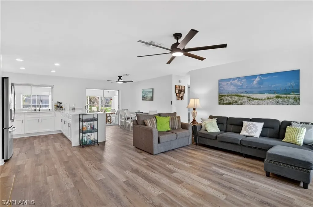 1305 SE 29th Terrace Cape Coral FL 33904