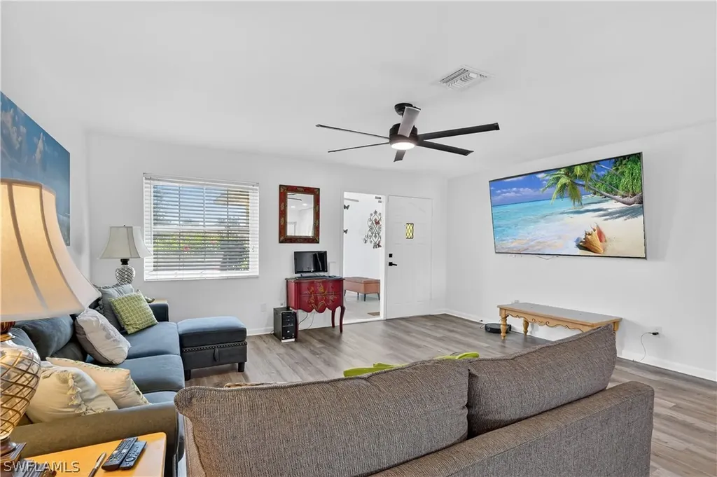 1305 SE 29th Terrace Cape Coral FL 33904