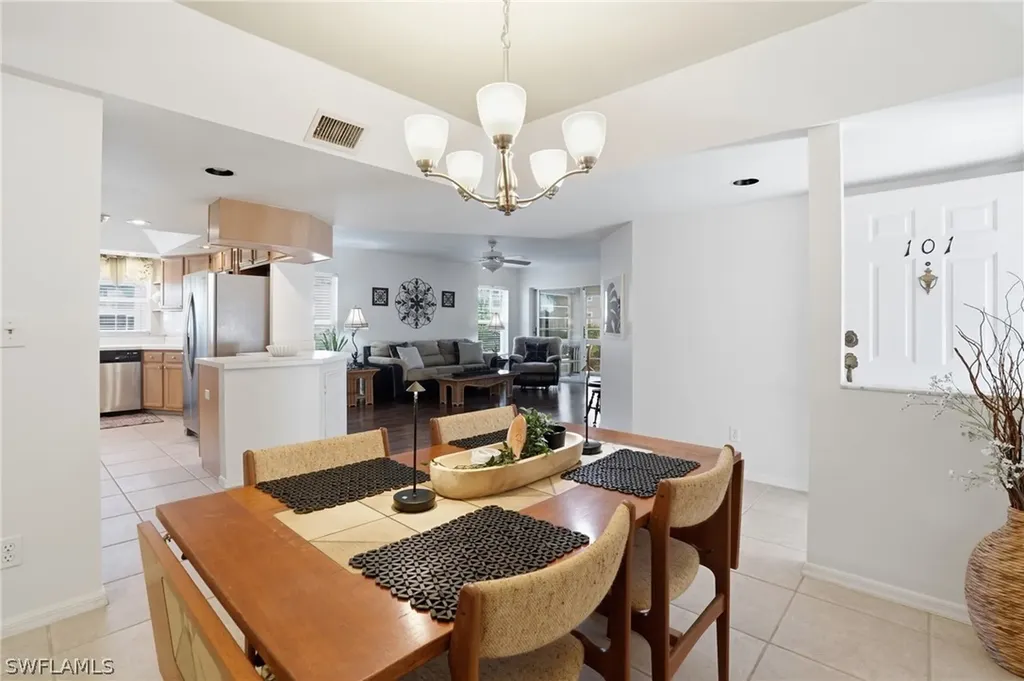 9856 Luna Circle Naples FL 34109