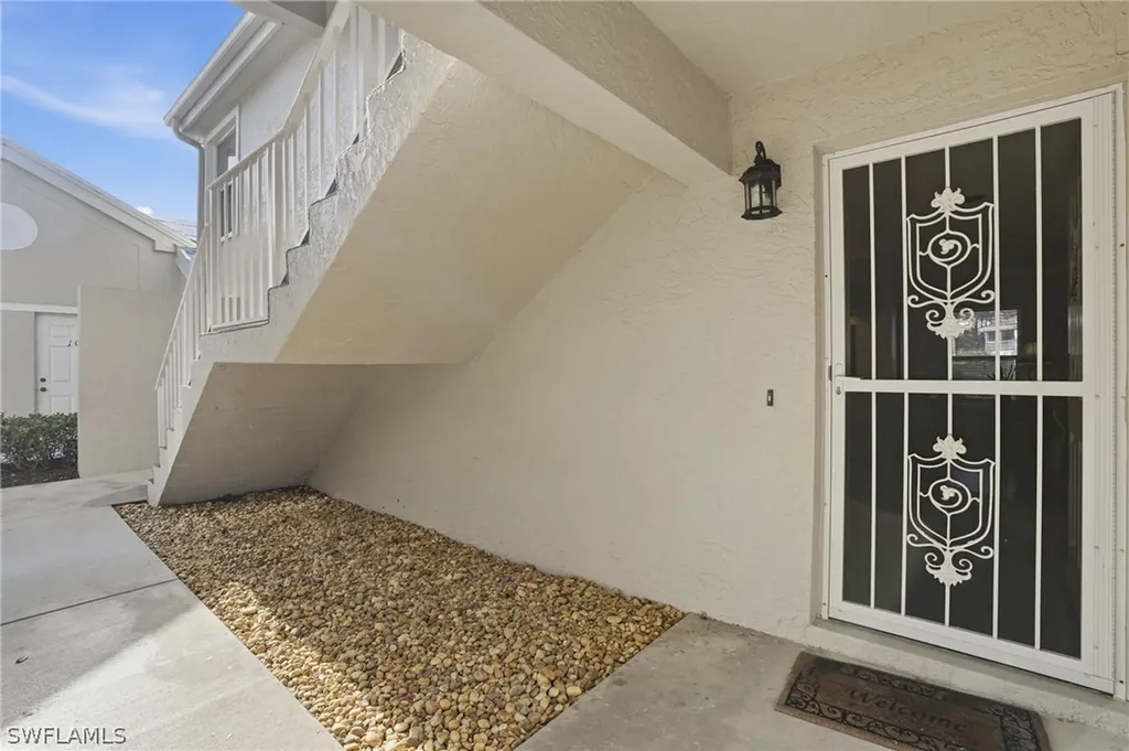 9856 Luna Circle Naples FL 34109