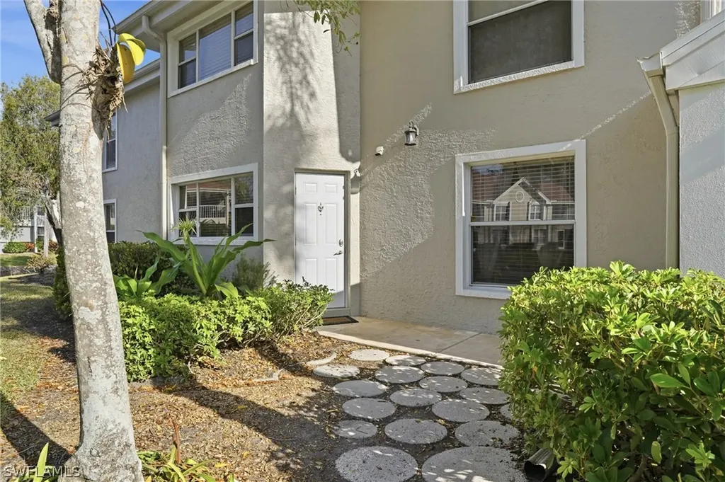 9856 Luna Circle Naples FL 34109