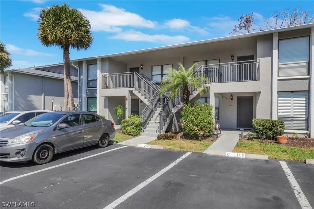 1211 Commonwealth Circle Naples FL 34116