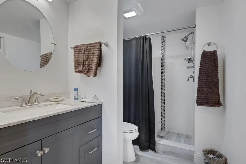 1211 Commonwealth Circle Naples FL 34116
