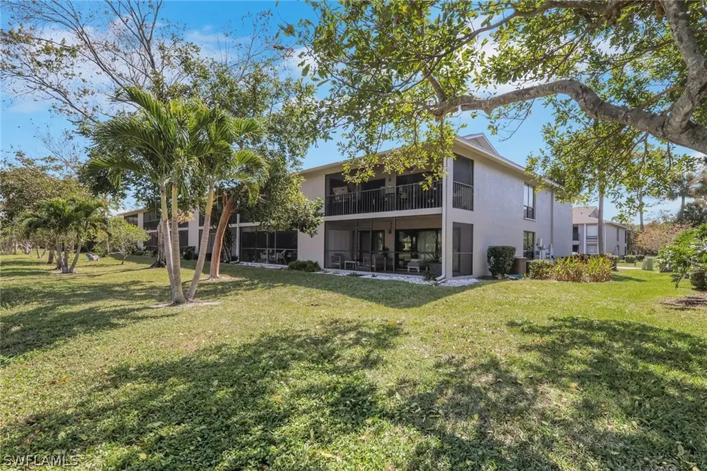 1211 Commonwealth Circle Naples FL 34116