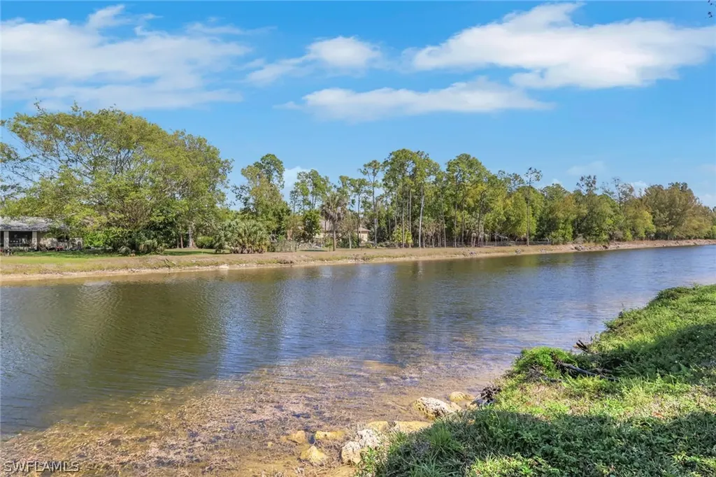 1211 Commonwealth Circle Naples FL 34116