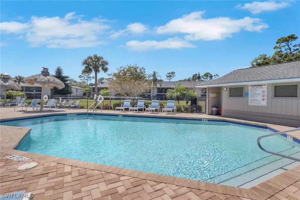 1211 Commonwealth Circle Naples FL 34116