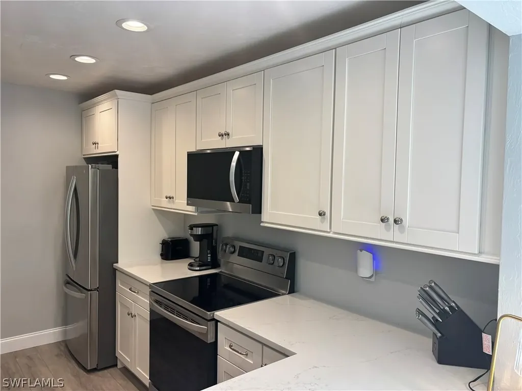 1211 Commonwealth Circle Naples FL 34116