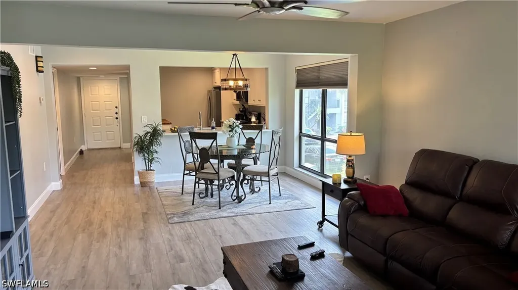 1211 Commonwealth Circle Naples FL 34116