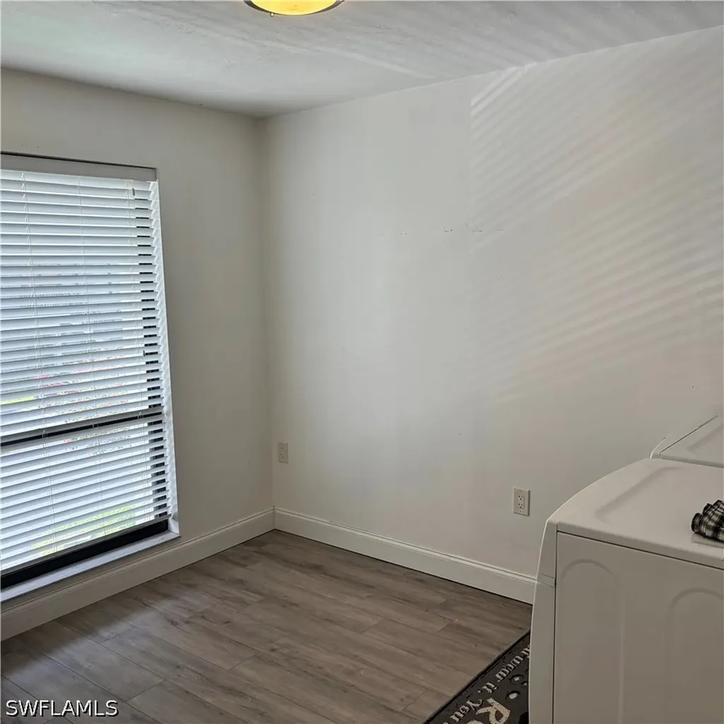 1211 Commonwealth Circle Naples FL 34116