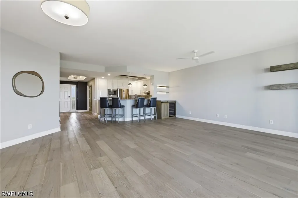 425 Cove Tower Drive Naples FL 34110