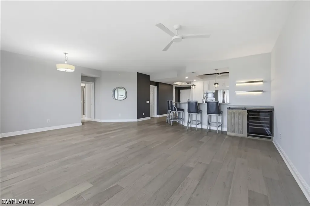 425 Cove Tower Drive Naples FL 34110