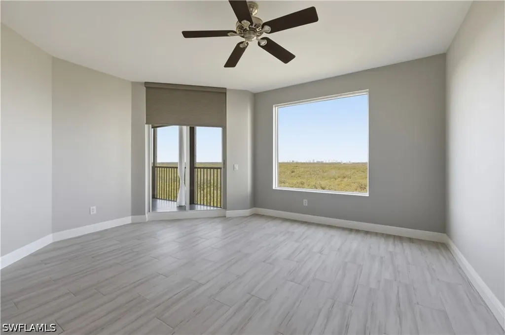 425 Cove Tower Drive Naples FL 34110