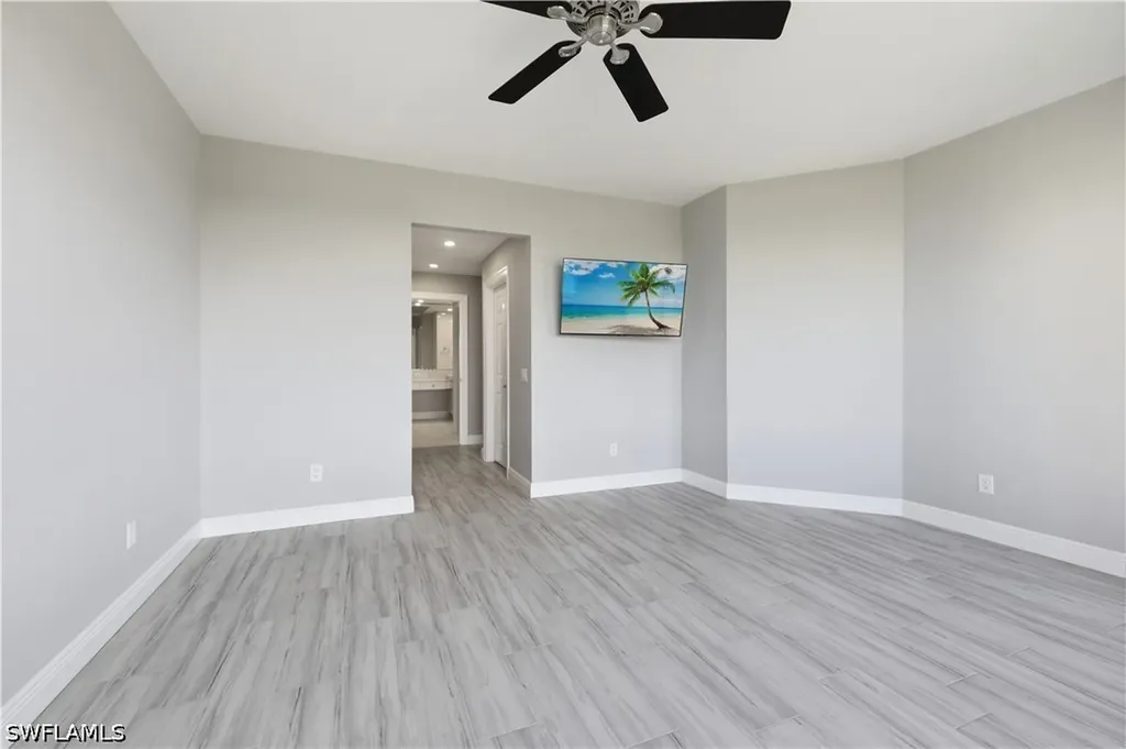 425 Cove Tower Drive Naples FL 34110