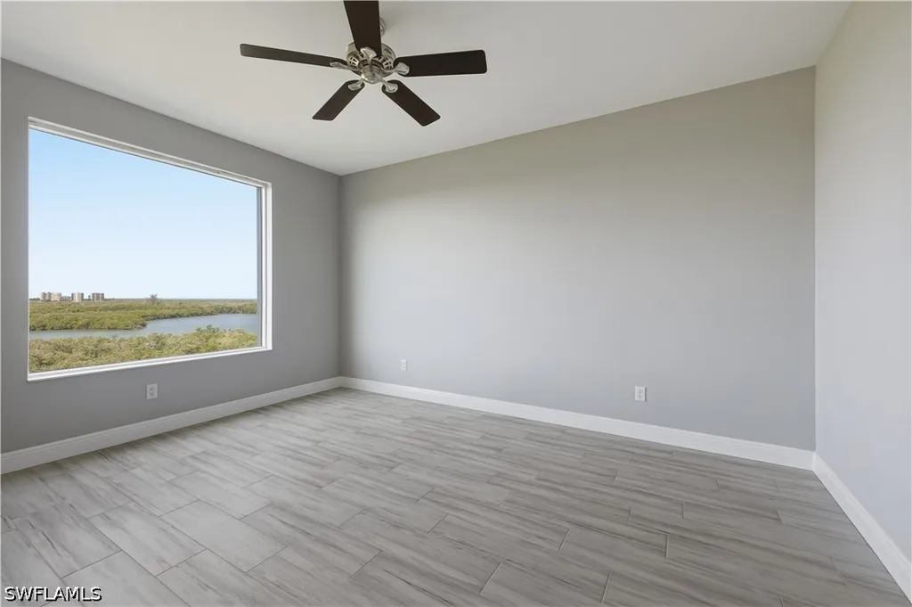 425 Cove Tower Drive Naples FL 34110