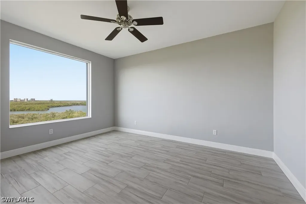 425 Cove Tower Drive Naples FL 34110
