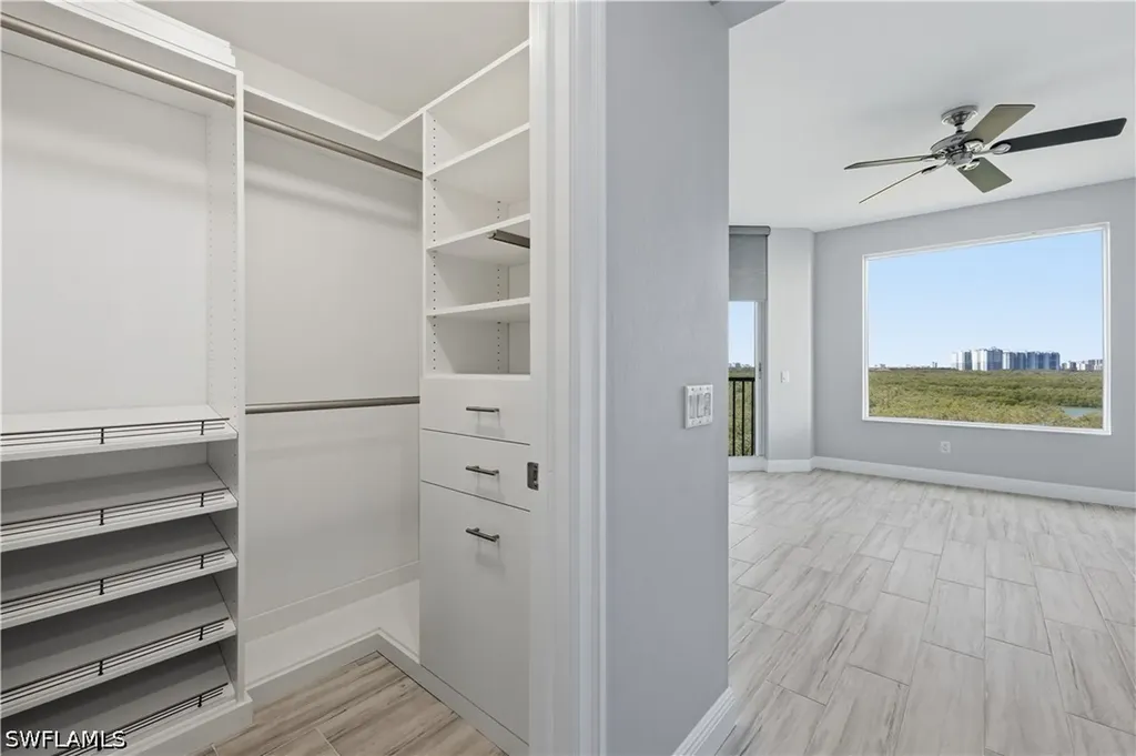 425 Cove Tower Drive Naples FL 34110