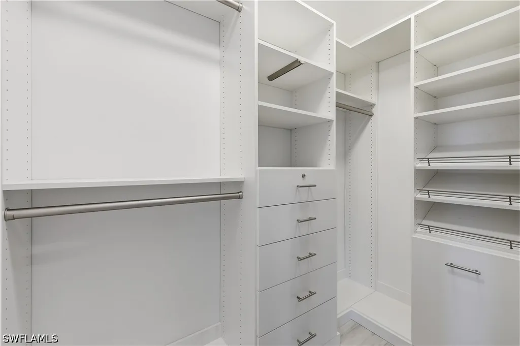 425 Cove Tower Drive Naples FL 34110
