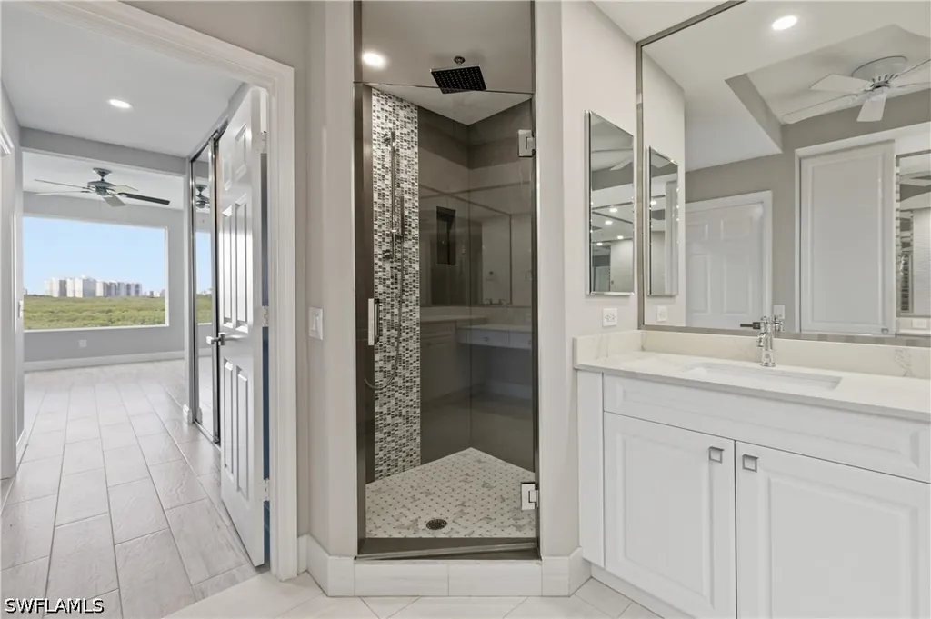425 Cove Tower Drive Naples FL 34110