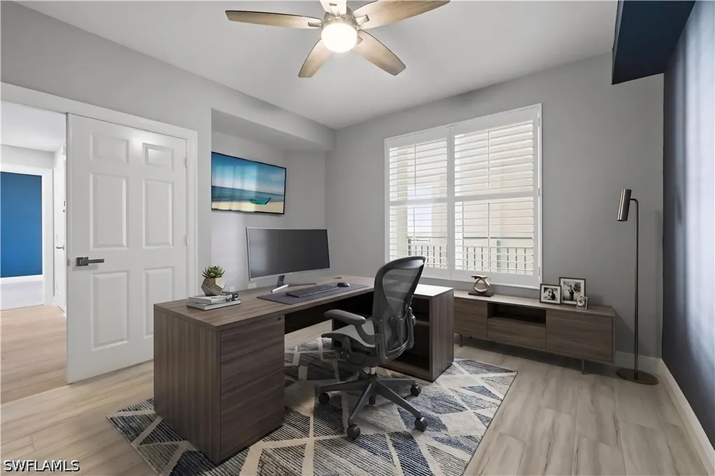 425 Cove Tower Drive Naples FL 34110