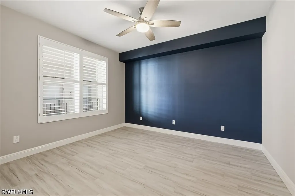 425 Cove Tower Drive Naples FL 34110