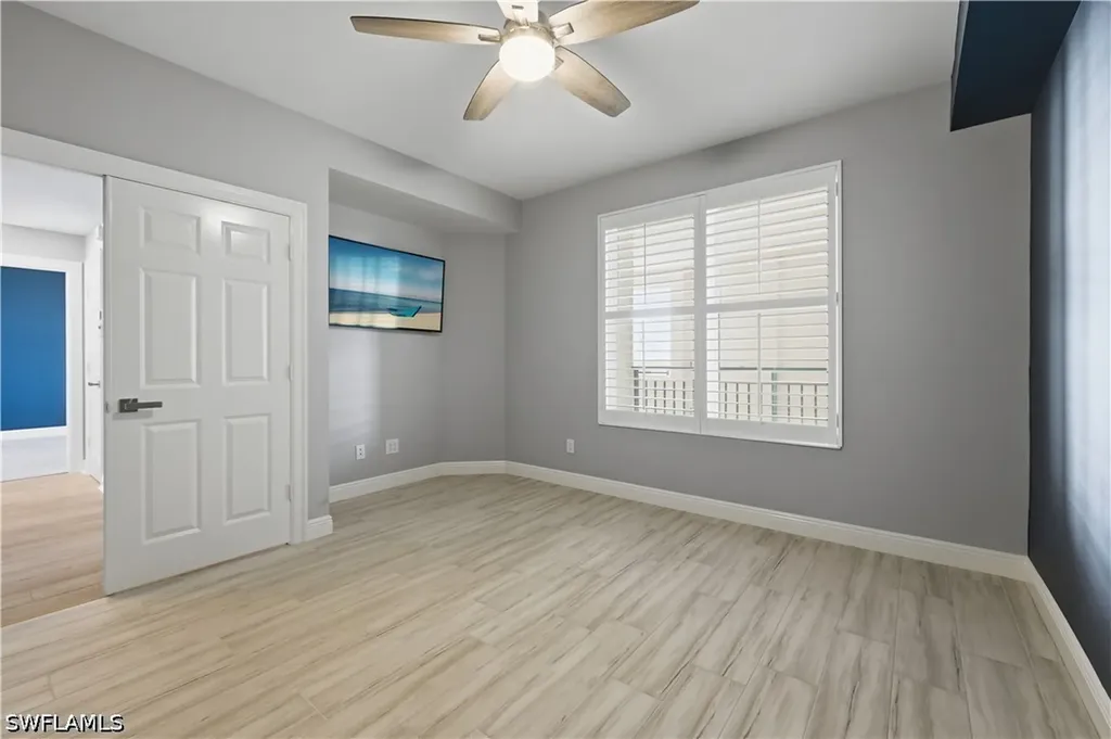 425 Cove Tower Drive Naples FL 34110