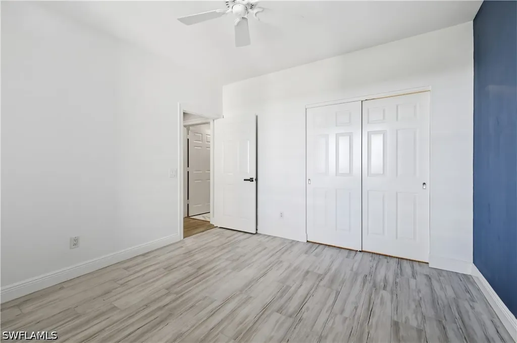 425 Cove Tower Drive Naples FL 34110