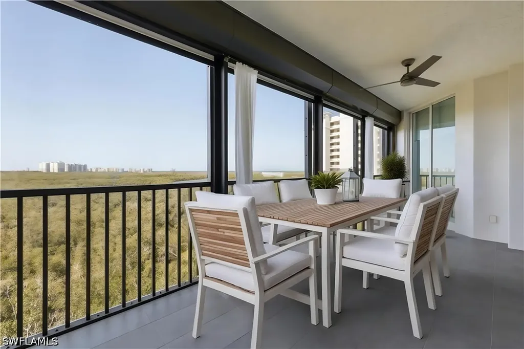 425 Cove Tower Drive Naples FL 34110
