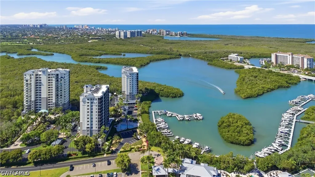 425 Cove Tower Drive Naples FL 34110