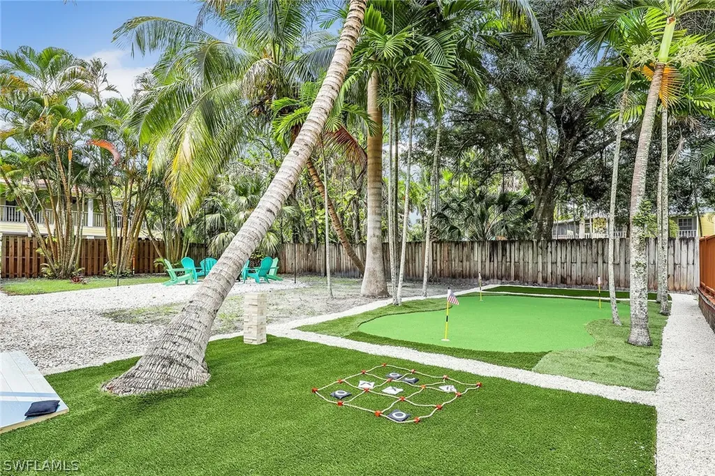 2780 Weeks Avenue Naples FL 34112