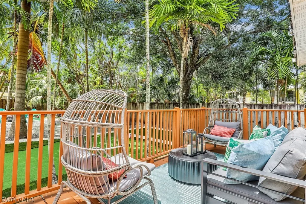 2780 Weeks Avenue Naples FL 34112
