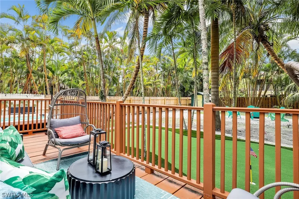 2780 Weeks Avenue Naples FL 34112