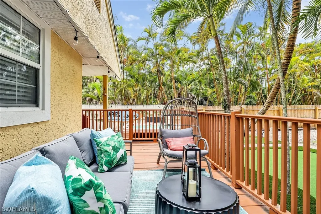 2780 Weeks Avenue Naples FL 34112