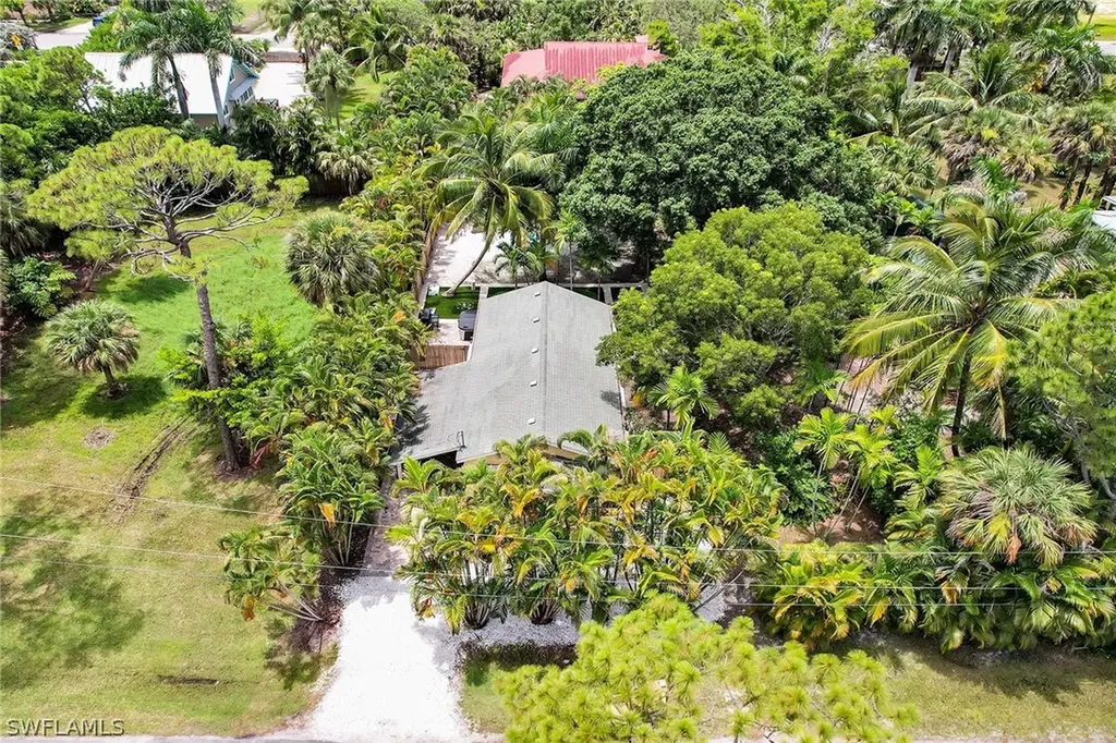 2780 Weeks Avenue Naples FL 34112