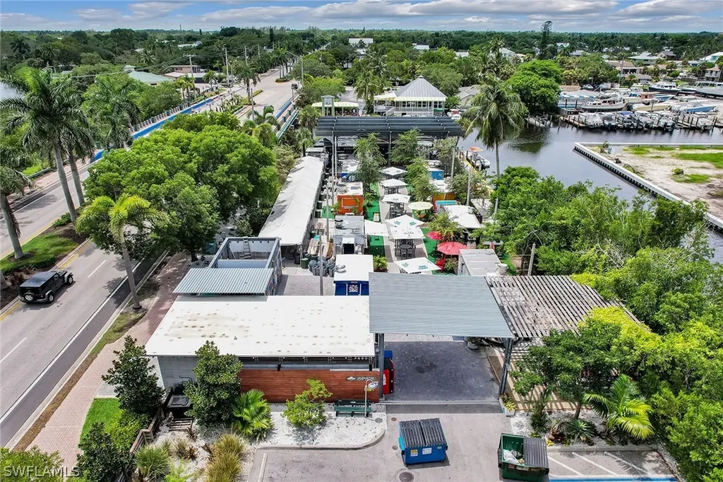 2780 Weeks Avenue Naples FL 34112