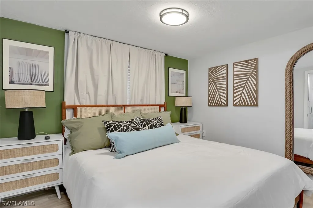 2780 Weeks Avenue Naples FL 34112