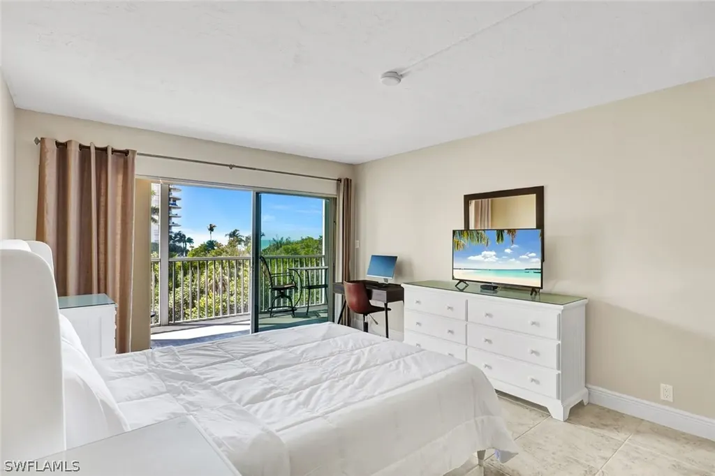 1 Bluebill Avenue Naples FL 34108