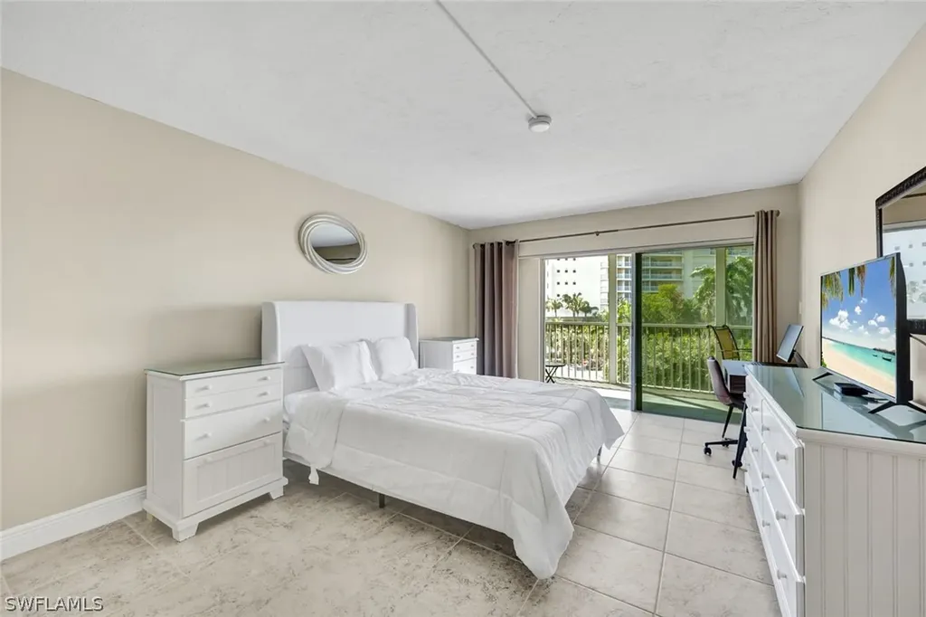 1 Bluebill Avenue Naples FL 34108