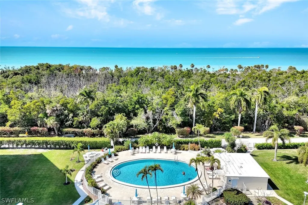1 Bluebill Avenue Naples FL 34108