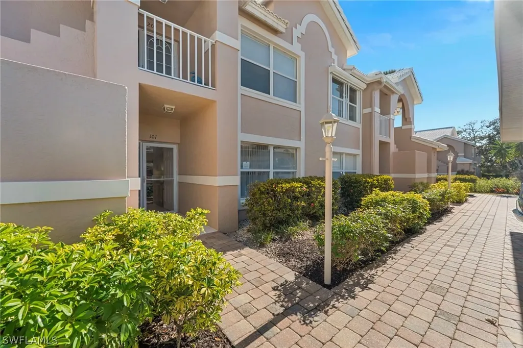 Bonita Springs FL, 3991 Windward Passage Circle, Unit 101