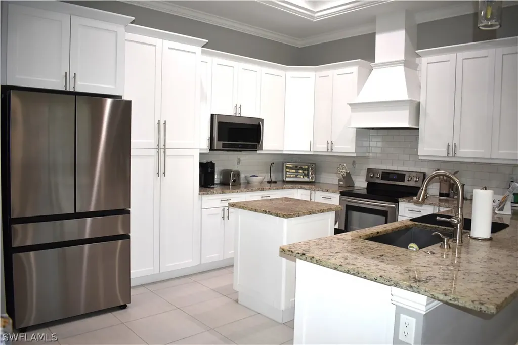 3841 4th Avenue NE Naples FL 34120