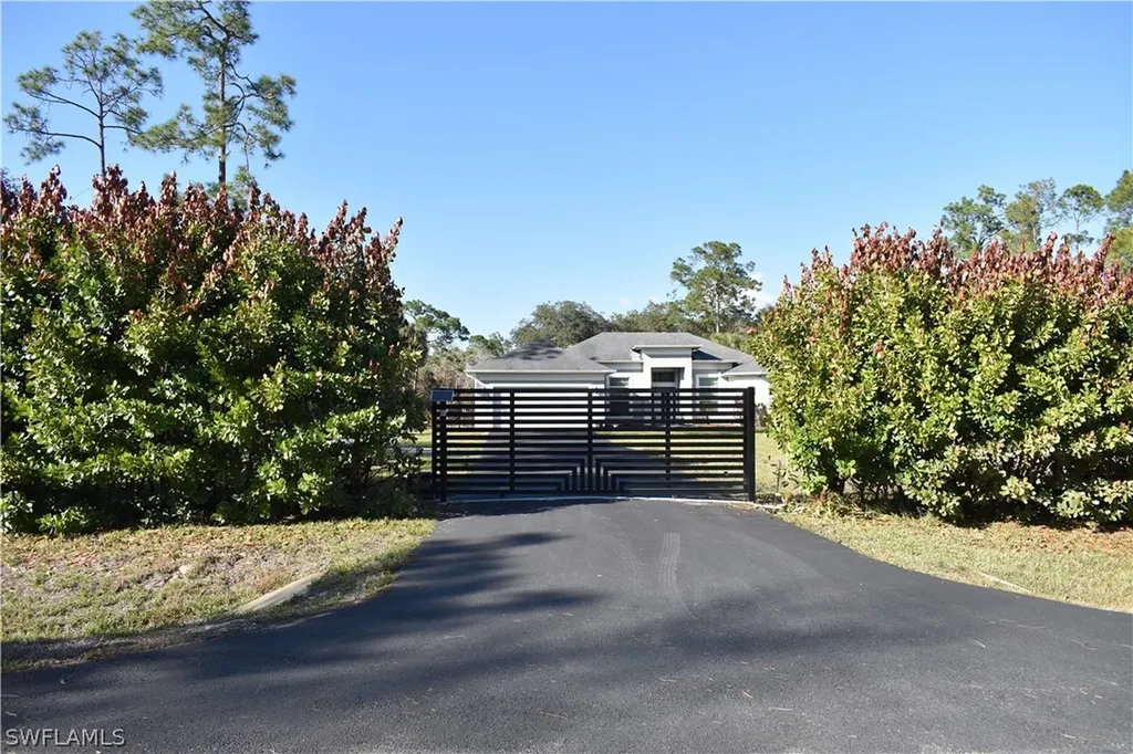 3841 4th Avenue NE Naples FL 34120