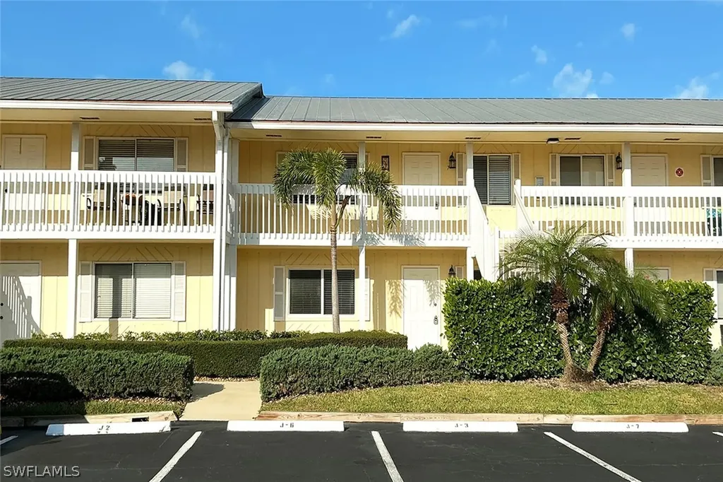 4629 Bayshore Drive Naples FL 34112