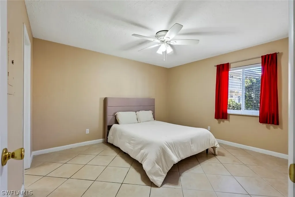 4629 Bayshore Drive Naples FL 34112