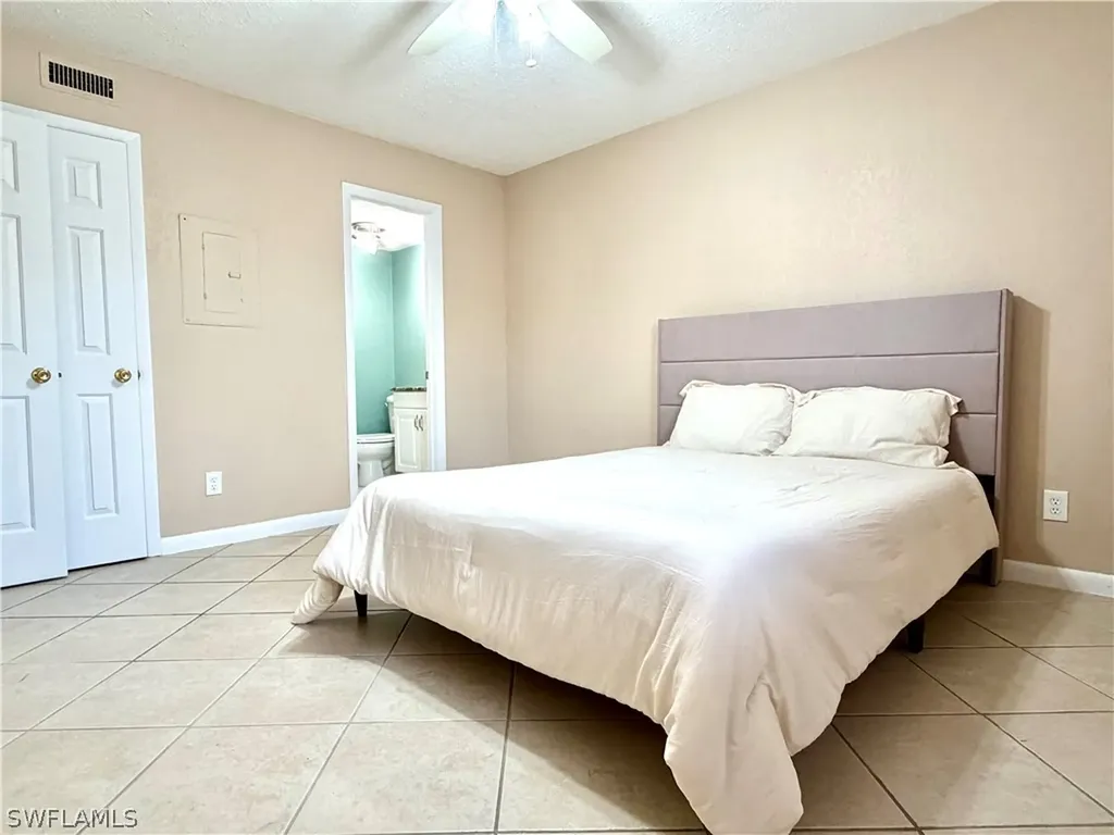 4629 Bayshore Drive Naples FL 34112