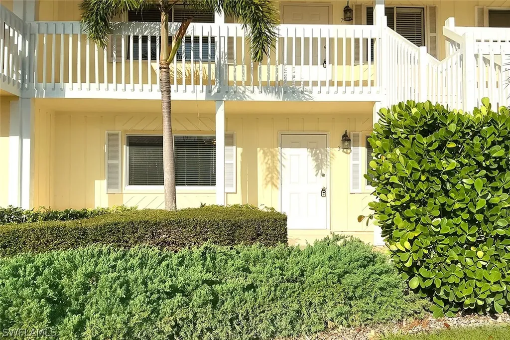 4629 Bayshore Drive Naples FL 34112