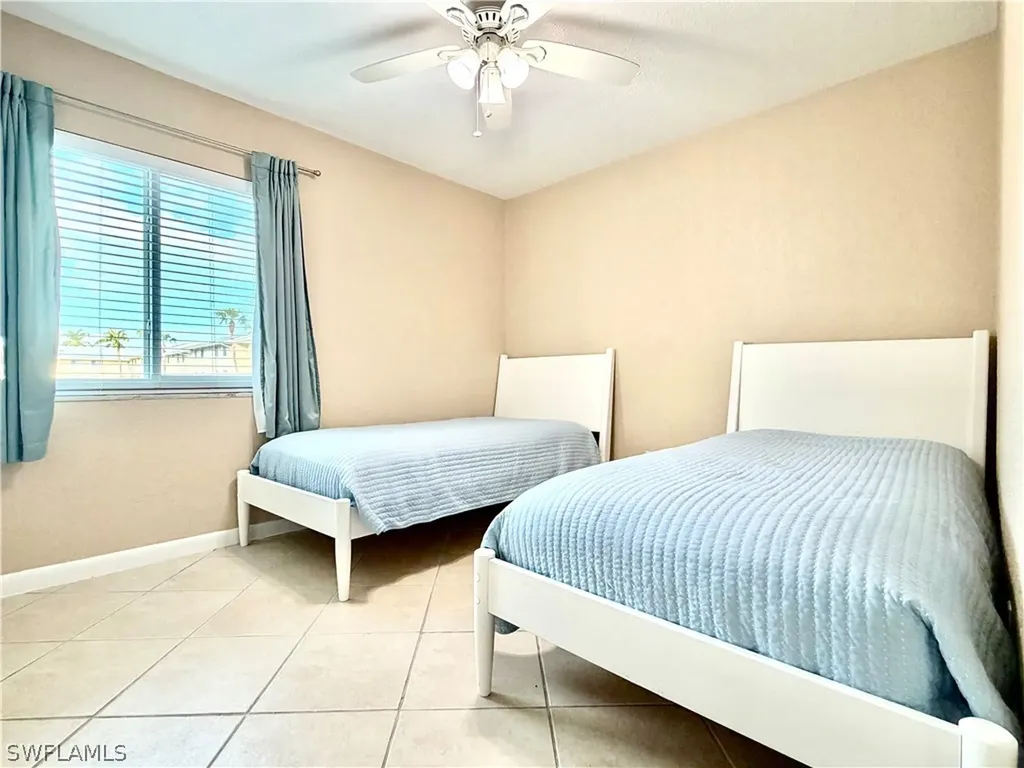 4629 Bayshore Drive Naples FL 34112